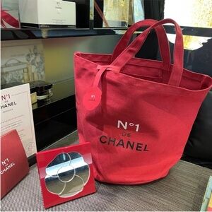 CHANEL red canvas N°1 logo small tote